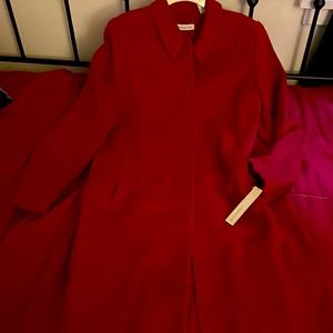 Amanda smith size 16 boucle knee length jacket in red. Side pockets